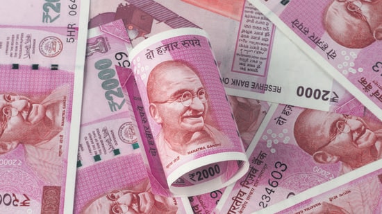 During the 2014 elections, ₹300 crore in cash and hundreds of kilos worth of drugs was recovered across the country (Getty Images/iStockphoto) During the 2014 elections, ₹300 crore in cash and hundreds of kilos worth of drugs was recovered across the country (Getty Images/iStockphoto)