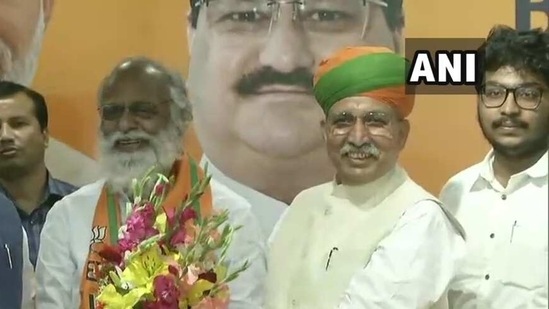 Union minister AR Meghwal with P Kannan at BJP headquarters.(ANI/Twitter)