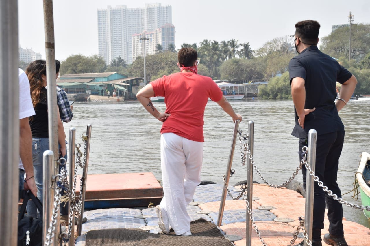 Saif Ali Khan at the Versova jetty. Saif Ali Khan at the Versova jetty.