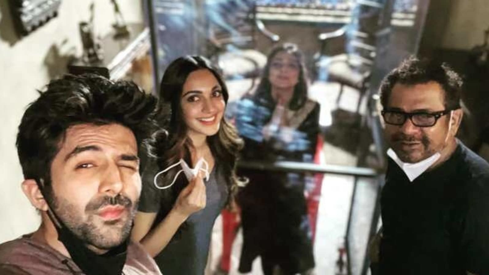 Tabu brings her 'own portable, Z++ bio bubble' as she joins Kartik Aaryan on Bhool Bhulaiyaa 2 sets. See pic