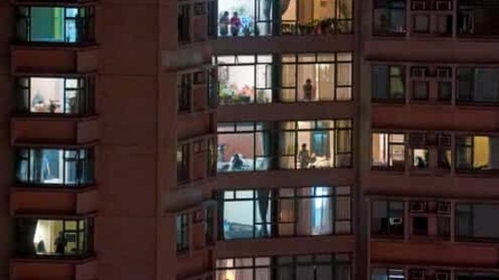 Many expatriate families with young children were among the hundreds of residents sent to quarantine last week after an outbreak at a popular upmarket gym in Hong Kong's Sai Ying Pun district. (Representative Image) (AP) Many expatriate families with young children were among the hundreds of residents sent to quarantine last week after an outbreak at a popular upmarket gym in Hong Kong's Sai Ying Pun district. (Representative Image) (AP)