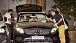 NIA officers investigate a car allegedly used by Sachin Vaze.( PTI) NIA officers investigate a car allegedly used by Sachin Vaze.( PTI)