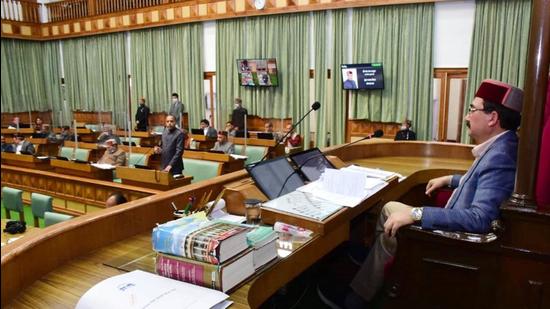In response to Bajnar legislator Surender Shourie, chief minister Jai Ram Thakur said a tunnel was proposed to be built under the Jalori Pass in Kullu. (HT Photo) In response to Bajnar legislator Surender Shourie, chief minister Jai Ram Thakur said a tunnel was proposed to be built under the Jalori Pass in Kullu. (HT Photo)