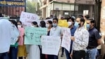 Doctors of Kasturba Hospital protest during a strike, at Daryaganj, in New Delhi. (HT Photo) Doctors of Kasturba Hospital protest during a strike, at Daryaganj, in New Delhi. (HT Photo)