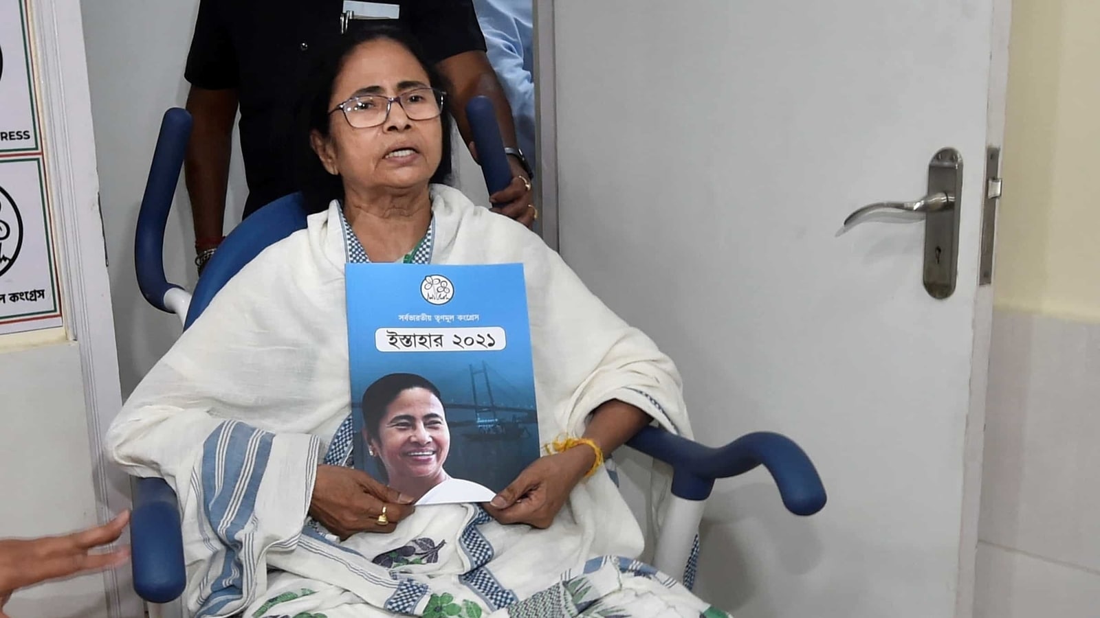 Income For All Families To Student Credit Card Mamata S 10 Promises For Bengal Hindustan Times