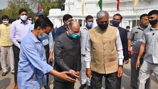 (From left) Delhi L-G Anil Baijal, chief minister Arvind Kejriwal and assembly speaker Ram Niwas Goel. ( Raj K Raj/HT PHOTO) (From left) Delhi L-G Anil Baijal, chief minister Arvind Kejriwal and assembly speaker Ram Niwas Goel. ( Raj K Raj/HT PHOTO)