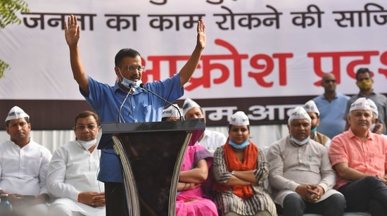 Delhi chief minister Arvind Kejriwal addresses the gathering during a protest against the GNCTD Amendment Bill, at Jantar Mantar, in New Delhi. (Raj K Raj / Hindustan Times) Delhi chief minister Arvind Kejriwal addresses the gathering during a protest against the GNCTD Amendment Bill, at Jantar Mantar, in New Delhi. (Raj K Raj / Hindustan Times)