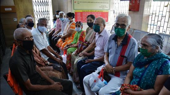 Senior citizens waiting to be administered a dose of Covid-19 vaccine at Manpada GB Road vaccination centre. (Praful Gangurde / HT) Senior citizens waiting to be administered a dose of Covid-19 vaccine at Manpada GB Road vaccination centre. (Praful Gangurde / HT)