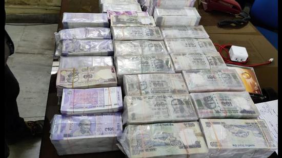 Delhi Police said 200 wads of fake currency notes were recovered from the duo. (Photo: Delhi Police) Delhi Police said 200 wads of fake currency notes were recovered from the duo. (Photo: Delhi Police)