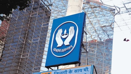 The AIIEA representatives had also met with Union finance minister Nirmala Sitharaman and other MPs last month to oppose the IPO of LIC. (Ramesh Pathania/Mint) The AIIEA representatives had also met with Union finance minister Nirmala Sitharaman and other MPs last month to oppose the IPO of LIC. (Ramesh Pathania/Mint)