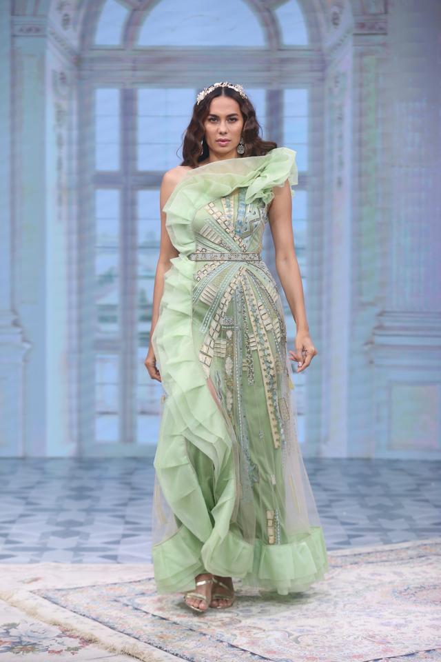 A model in a pastel embellished creation from Geisha Designs by Paras and Shalini (Photo: Instagram/FDCIOfficial) A model in a pastel embellished creation from Geisha Designs by Paras and Shalini (Photo: Instagram/FDCIOfficial)