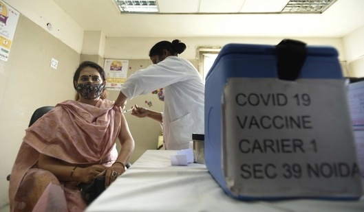 An elderly woman gets vaccinated against Covid-19 at Sector 30 district hospital, in Noida. (Sunil Ghosh / Hindustan Times) An elderly woman gets vaccinated against Covid-19 at Sector 30 district hospital, in Noida. (Sunil Ghosh / Hindustan Times)