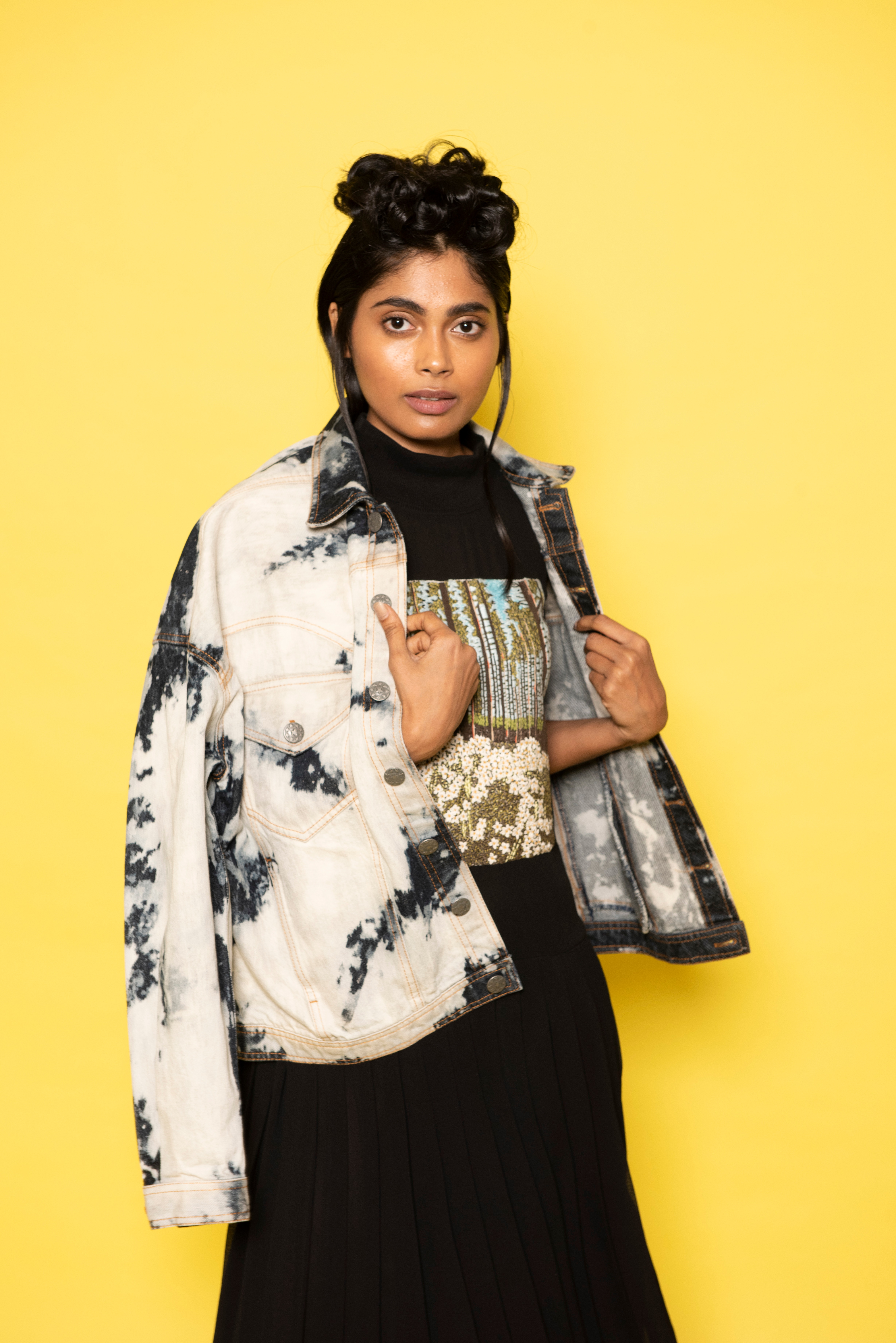 Huemn’s offering “Huemn 21” sent out a litany of comfort-driven gender-fluid separates realised in 100 % cotton and silk. (Photo: Instagram/FDCIOfficial) Huemn’s offering “Huemn 21” sent out a litany of comfort-driven gender-fluid separates realised in 100 % cotton and silk. (Photo: Instagram/FDCIOfficial)