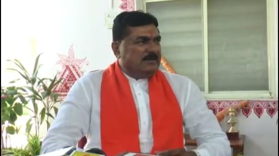 MP minister backs Tirath Rawat on ripped jean, says apparel should be banned