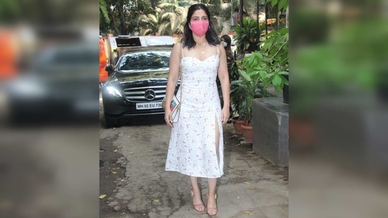 She completed her outfit with a pair of beige strappy heels and accessorised the look with a couple of delicate gold neck pieces.(Varinder Chawla)
