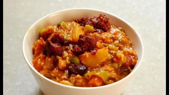 Breakfast masala oats with Goan choriz by Rhea Mitra-Dalal of the Facebook page The Porkaholics.