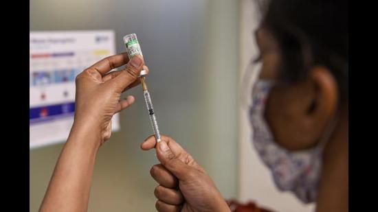 Enforce social distancing norms strictly, limit permissible number of people in public spaces, bar inter-state travel, lock down Mumbai for two weeks, approve Sputnik and Novavax, and open up vaccination for all, with a focus on urban areas (PTI)