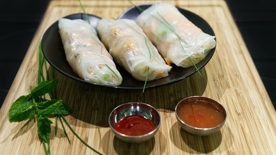 vietnamese chicken spring rolls