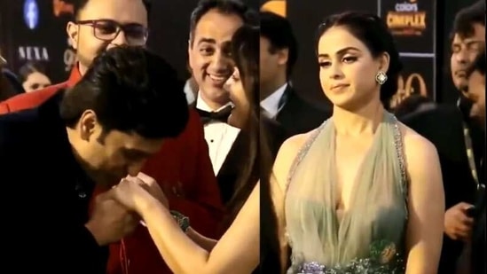 Riteish Deshmukh showered Preity Zinta with love as Genelia looked on at an event. 