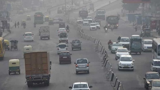 On Thursday, it was 373 in Ghaziabad, 389 in Greater Noida, 336 in Noida, 340 in Faridabad and 307 in Gurgaon.(PTI file photo) On Thursday, it was 373 in Ghaziabad, 389 in Greater Noida, 336 in Noida, 340 in Faridabad and 307 in Gurgaon.(PTI file photo)