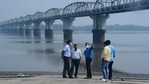 Police officers inspect area where Mansukh Hiran's body was found in this file picture from March 5. (Praful Gangurde / HT Photo ) Police officers inspect area where Mansukh Hiran's body was found in this file picture from March 5. (Praful Gangurde / HT Photo )
