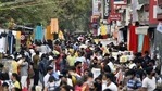 Shoppers throng the Sarojini Nagar Market on Thursday, throwing all Covid-related precautions to the wind.( Sanjeev Verma/HT PHOTO) Shoppers throng the Sarojini Nagar Market on Thursday, throwing all Covid-related precautions to the wind.( Sanjeev Verma/HT PHOTO)
