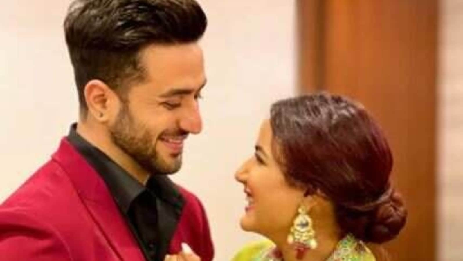 Aly Goni Drops A Video Of Rumoured Girlfriend Jasmin Bhasin Credits Himself For Her Beauty Yeh Sab Mera Kamaal Hai Hindustan Times