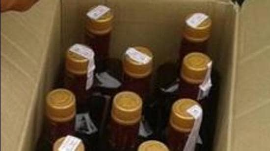 Liquor bottles being carried in a gunny bag for illegal sale in Bihar. Police seized it showing how the bootleggers are adopting new methods to smuggle liqour for sale in dry Bihar India on Sunday Jan 13,2019.(Photo by Santosh Kumar/Hindustan Times) Liquor bottles being carried in a gunny bag for illegal sale in Bihar. Police seized it showing how the bootleggers are adopting new methods to smuggle liqour for sale in dry Bihar India on Sunday Jan 13,2019.(Photo by Santosh Kumar/Hindustan Times)