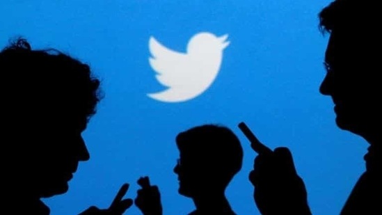 FILE PHOTO: People holding mobile phones are silhouetted against a backdrop projected with the Twitter logo in this illustration picture taken September 27, 2013. REUTERS/Kacper Pempel/Illustration (REUTERS) FILE PHOTO: People holding mobile phones are silhouetted against a backdrop projected with the Twitter logo in this illustration picture taken September 27, 2013. REUTERS/Kacper Pempel/Illustration (REUTERS)