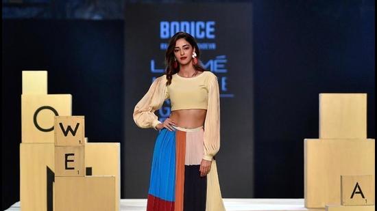 Bollywood actor turns a chic showstopper for Bodice by Ruchika Sachdeva at Lakme Absolute Grand Finale of FDCI x Lakme Fashion Week. (Photo: Instagram/FDCIOfficial)