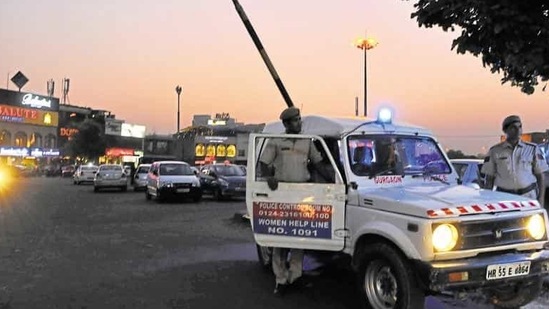 Police data show that last year, 997 women in labour were rushed to hospitals in PCR vans. (Abhinav Saha/HT Photo) Police data show that last year, 997 women in labour were rushed to hospitals in PCR vans. (Abhinav Saha/HT Photo)