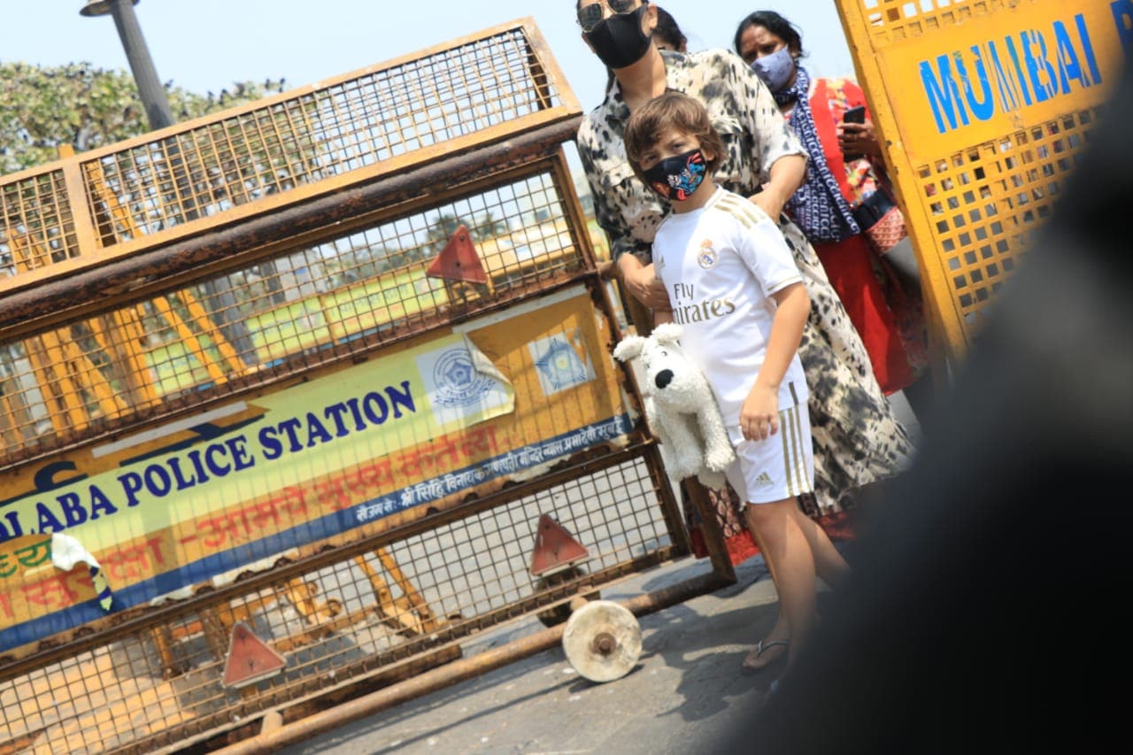 Gauri Khan and AbRam both wore masks. Gauri Khan and AbRam both wore masks.