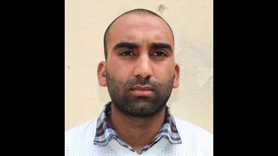 The accused, Arfat Ahmed Khan, was working as a computer science lecturer at a government higher secondary school Jakyas in Doda. (HT Photo) The accused, Arfat Ahmed Khan, was working as a computer science lecturer at a government higher secondary school Jakyas in Doda. (HT Photo)