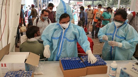 The national capital recorded 823 Covid-19 cases on Sunday and 813 on Saturday. (HT Photo) The national capital recorded 823 Covid-19 cases on Sunday and 813 on Saturday. (HT Photo)