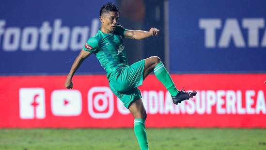 Goa: Sunil Chhetri of Bengaluru FC misses a kick during Indian Super League match between Jamshedpur FC and Bengaluru FC, at the Tilak Maidan Stadium, Goa, Thursday, February 25, 2021. (PTI Photo/Sportzpics) (PTI02_25_2021_000266A) (PTI) Goa: Sunil Chhetri of Bengaluru FC misses a kick during Indian Super League match between Jamshedpur FC and Bengaluru FC, at the Tilak Maidan Stadium, Goa, Thursday, February 25, 2021. (PTI Photo/Sportzpics) (PTI02_25_2021_000266A) (PTI)