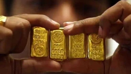 The central bank in April had announced the government will issue Sovereign Gold Bonds (SGBs), part of the central government’s market-borrowing programme, in six tranches beginning April 20 till September.(Reuters)