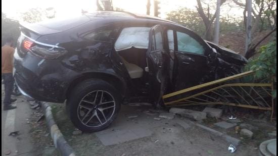 The Mercedes which was allegedly being driven by the teen, near Radha Soami Satsang Chowk in Mohali. (HT FILE) The Mercedes which was allegedly being driven by the teen, near Radha Soami Satsang Chowk in Mohali. (HT FILE)