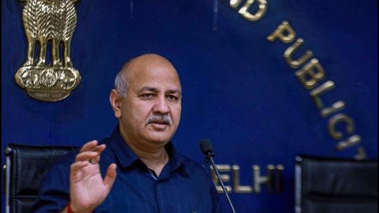 Excise Policy of Delhi: Manish Sisodia announced that Delhi government has reduced legal age of drinking which was currently 25. 