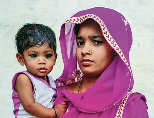 On the way, Vandana gave birth to a baby girl, Himanshi, in the PCR van. On the way, Vandana gave birth to a baby girl, Himanshi, in the PCR van.