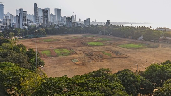 Shivaji Park, a city icon for its links to crickets and politics, emptied out as  restrictions on the movement of citizens due to the Covid-19 pandemic came into effect, on March 24, 2020. (Satish Bate / HT Archive)