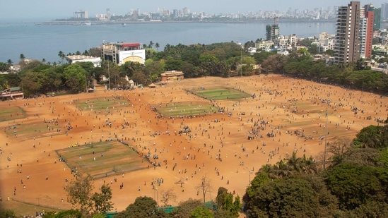 A year later on March 21, the return of the sporting crowd to Shivaji Park hints at the perseverance of a city that continues to move ahead, if with caution.(Pratik Chorge / HT Photo)