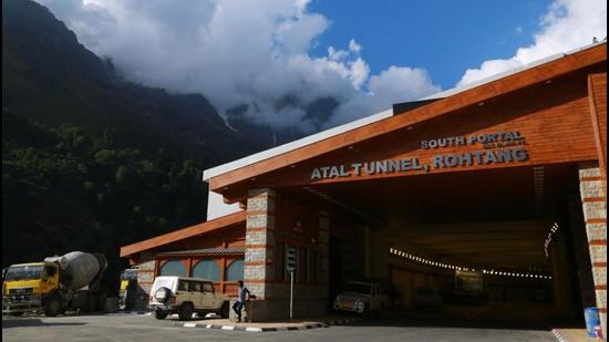 Atal Tunnel across the Rohtang Pass was closed for traffic after snowfall on Tuesday. (HT file photo) Atal Tunnel across the Rohtang Pass was closed for traffic after snowfall on Tuesday. (HT file photo)