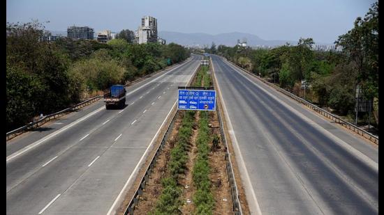 The expected total cost of the expressway project is ₹35,000 crore, of which, the NHAI will spend ₹10,000 crore on land acquisition for a 300km stretch in Punjab. (HT file) The expected total cost of the expressway project is ₹35,000 crore, of which, the NHAI will spend ₹10,000 crore on land acquisition for a 300km stretch in Punjab. (HT file)