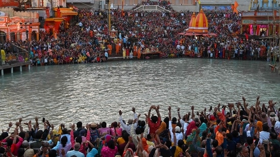 The Union health ministry on Sunday warned that a huge gathering of devotees during the Kumbh mela could lead to a spike in the number of people testing positive for Covid-19.(AFP)