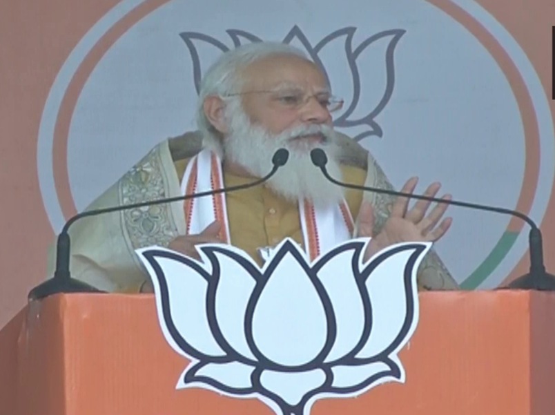 The Prime Minister told the audience that if BJP comes to power in Bengal money will be deposited directly into farmers account,