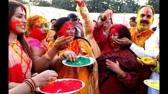 The administration has already banned public gatherings for Holi celebrations and advised residents to observe Holi festival in their own houses. (HT File Photo) The administration has already banned public gatherings for Holi celebrations and advised residents to observe Holi festival in their own houses. (HT File Photo)