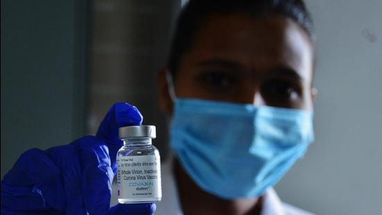 BMC said it will add 25 vaccination centres soon with the drive opening for anyone above the age of 45 from April 1. (HT FILE) BMC said it will add 25 vaccination centres soon with the drive opening for anyone above the age of 45 from April 1. (HT FILE)