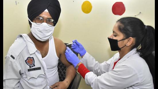 Amid worries over new Covid strain, 60 +ve patients go untraceable in Bathinda Amid worries over new Covid strain, 60 +ve patients go untraceable in Bathinda