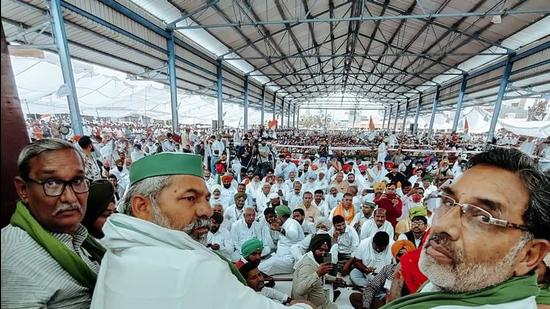 BKU president Rakesh Tikait at a Kisan Manpanchayat in Assandh (Karnal) on Thursday. (HT PHOTO)