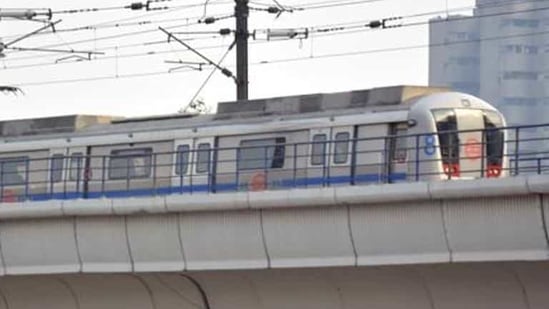 The Delhi Metro Rail Corporation (DMRC) took to Twitter to inform people about it, and said over 300 commuters were issued challans on Wednesday for violating Covid-19 norms. (HT File Photo) The Delhi Metro Rail Corporation (DMRC) took to Twitter to inform people about it, and said over 300 commuters were issued challans on Wednesday for violating Covid-19 norms. (HT File Photo)